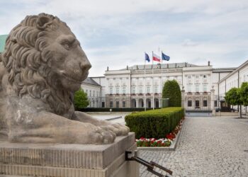 Zapytaliśmy AI jak z osoby skompromitowanej zrobić Prezydenta RP. Zaskakująca odpowiedź - img 7784 1