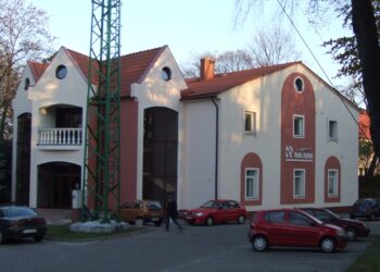 Dziennikarze usunięci z Radia Zachód pozwali rozgłośnię. W tle pozorna likwidacja i walka o wolność słowa