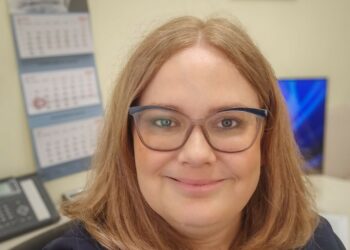 Lewacka aktywistka zatrudniona w jednostce urzędu miasta. Pabierowski o tym wie?