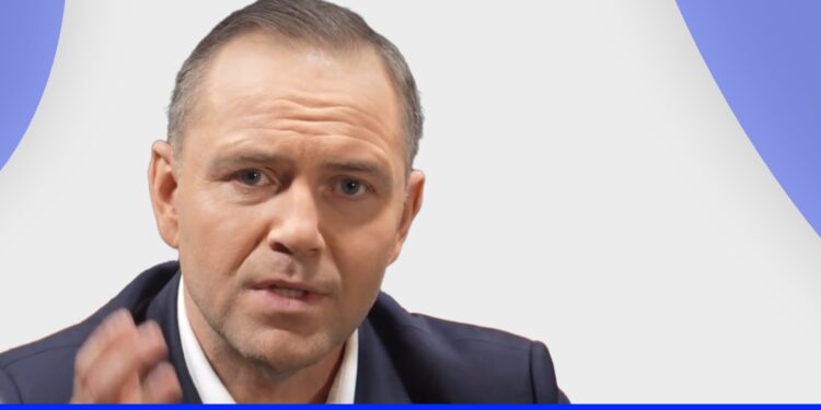 Historia dobroci i pomocy: Karol Nawrocki i mieszkanie pana Jerzego [WIDEO] - NAWROCKI MIESZKANI PANA JERZEGO HD 1