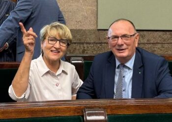 Elżbieta Polak wyczuwa, że zbliża się koniec i chce wrócić do samorządu? Pytanie, czy pozwoli jej Sługocki…