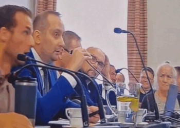 Siarczysta „kurwa” Urbaniaka. Polityk Platformy uległ emocjom, a mikrofon wszystko nagrał