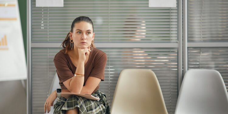 Kobiety w grupie największego ryzyka wyparcia ich pracy przez AI