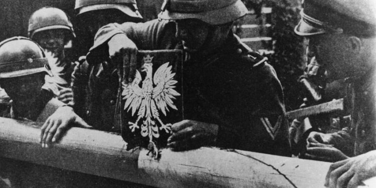 Tylko 11 linijek o II wojnie światowej w niemieckim podręczniku historii. „Wspólne okropieństwa obydwu stron” 5 Tylko 11 linijek o II wojnie światowej w niemieckim podręczniku historii. „Wspólne okropieństwa obydwu stron”